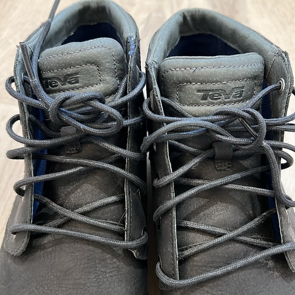 Teva Men’s Boot - Like New - Picture 5 of 7